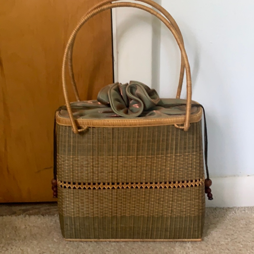 Straw bag